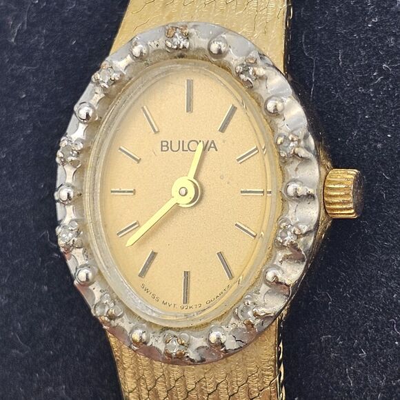 VTG Bulova Swiss Women\'s Watch 18MM Gold Dial Gold Bracelet Band 6\